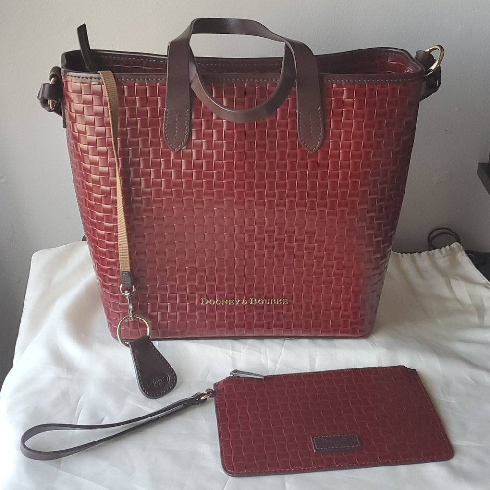 Dooney & Bourke Purse
